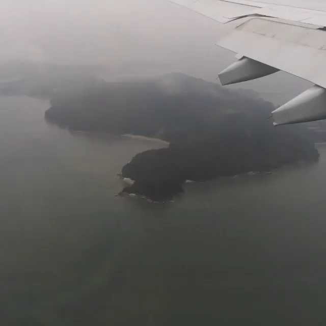 [Video] Arriving in Korea. Deep clouds today. #seoul