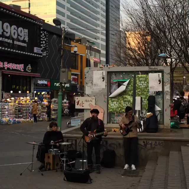 [Video] Not your average K-Pop. #Hongdae