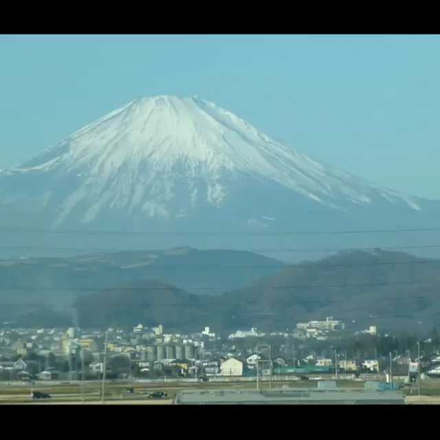 [Video] Mount Fuji as seen from the Shinkansen – on our way from Tokyo to Kyoto 16th December 2013 #japan