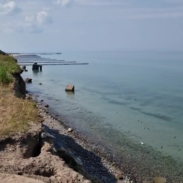 [Video] Steilküste #Ahrenshoop, an old bunker on the steep coast plus Ahrenshoop Harbour.