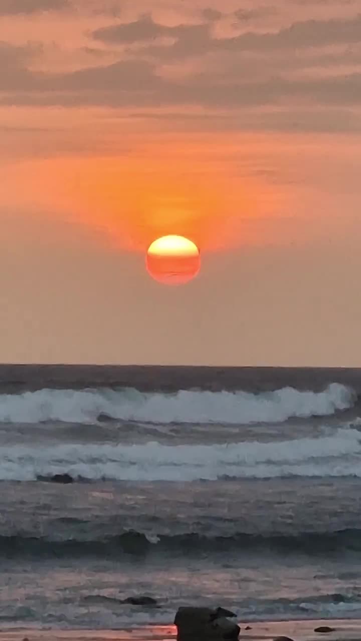 [Video] A last sunset on #Bali before heading home.