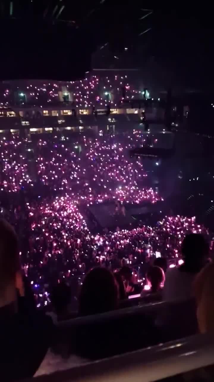 [Video] #BLACKPINK in your area 🎶