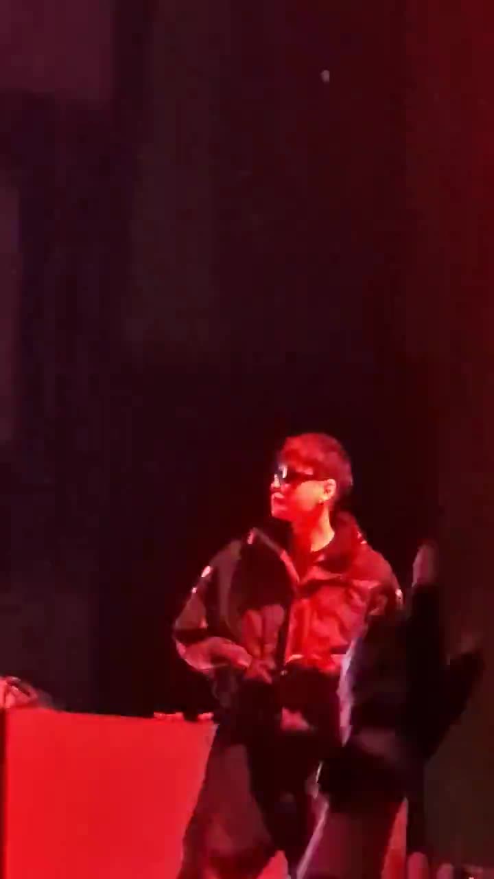 [Video] #followthemovement #Berlin #AOMGBerlin #SimonDominic @longlivesmdc 🎶 @ Verti Music Hall