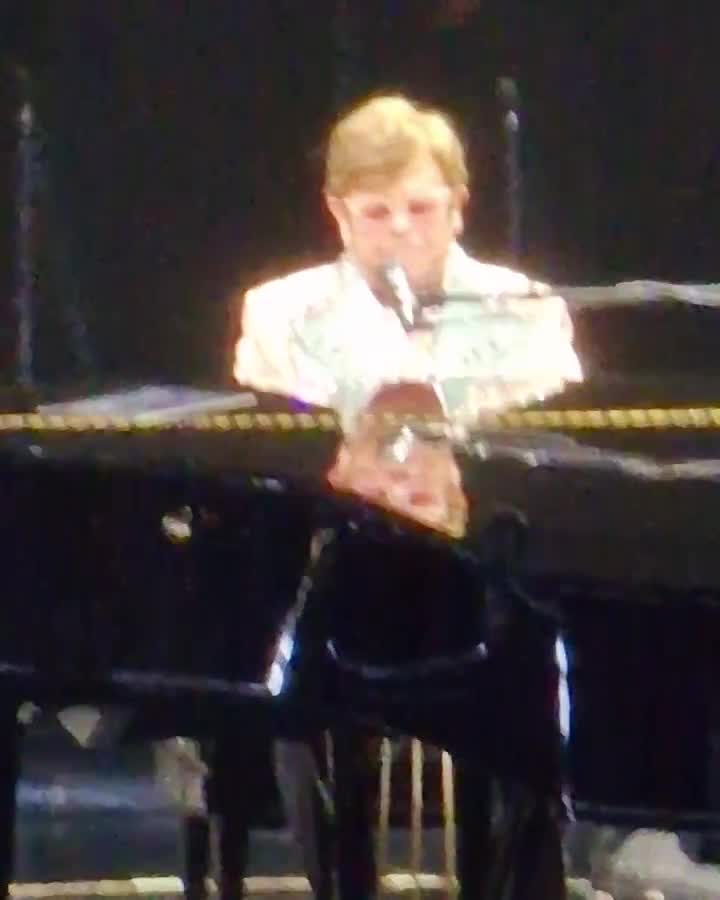 [Video] #EltonJohn one last time. Legend. Music History. I remember my first Elton concert when approx. 14: me and my friend sneaked past all the adults towards the front at Waldbühne singing and dancing along while all others stood still. Elton saw us and noticing our age too he especially came over to thank us 🙏. (see first post for the full story)

#EltonFarewellTour #FarewellYellowBrickRoad #Berlin