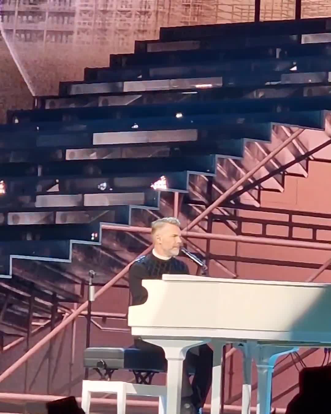 [Video] #TakeThat hometown #Manchester