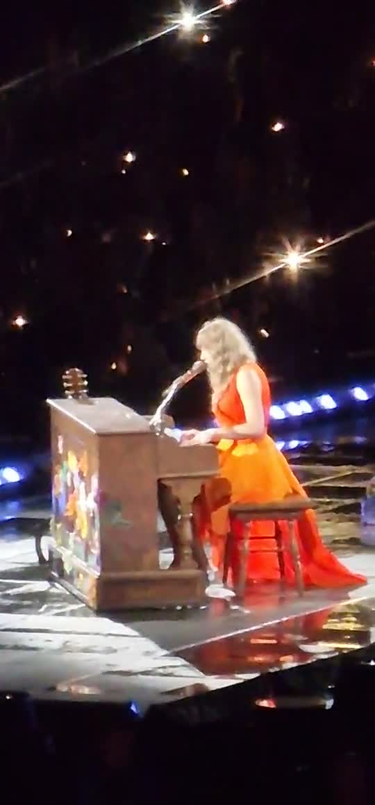 [Video] #TaylorSwift in #Hamburg