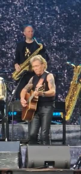 [Video] Eiszeit 🎶

German Rock’n’Roll legend #PeterMaffay #Abschiedstour in #Berlin