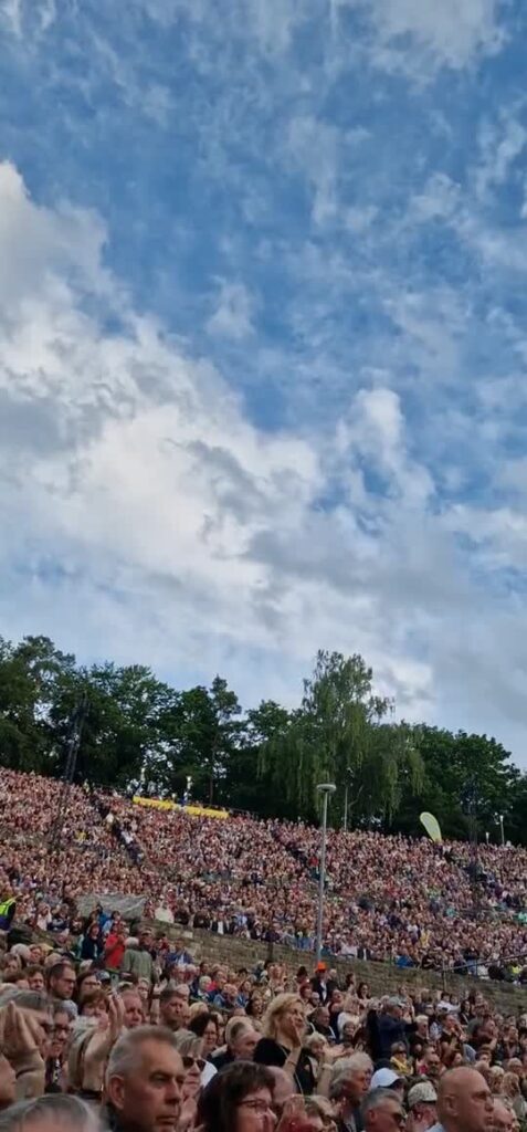 [Video] Eiszeit 🎶

German Rock’n’Roll legend #PeterMaffay #Abschiedstour in #Berlin