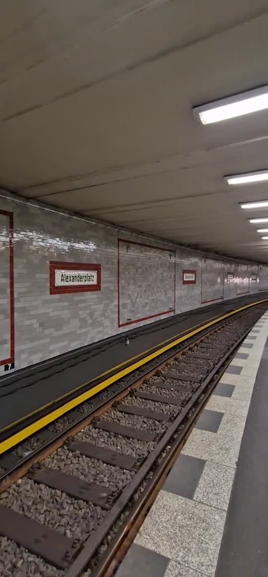 [Video] #Berlin U-Bahn #underground #subway #citylife