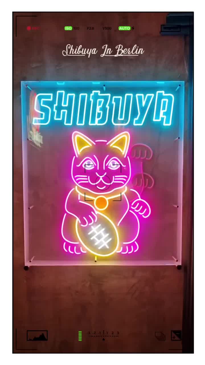 [Video] #Shibuya in #Berlin #ManekiNeko#Berlin #Germany #photography #BerlinPhotography #photooftheday #city #travel #urbanlife #UrbanPhotography