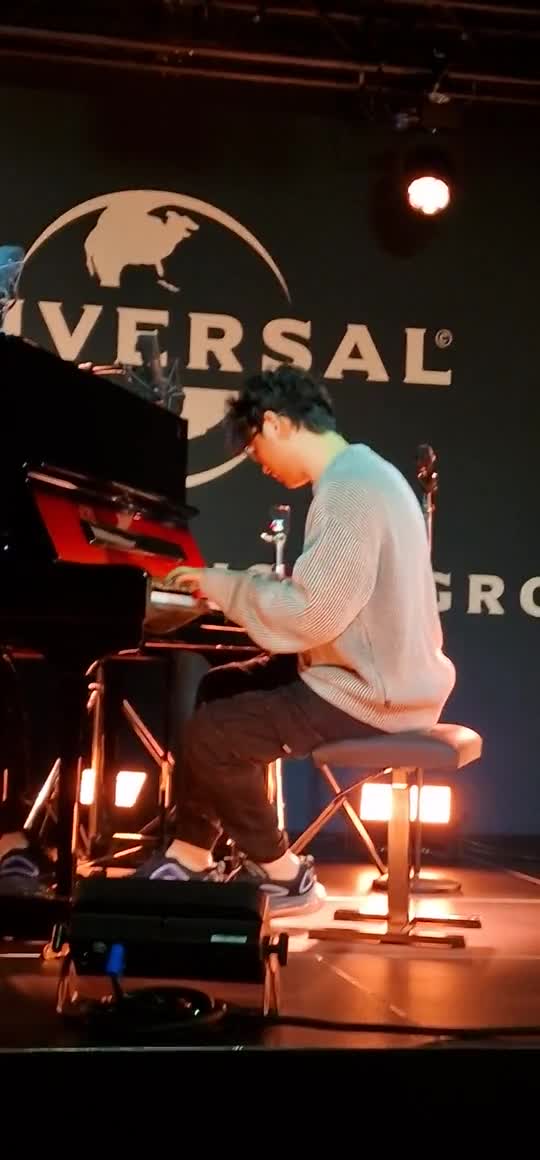 [Video] #TonyAnn #Icarus – just love Tony Ann’s music 🎶 — Universal Music Showcase in Berlin