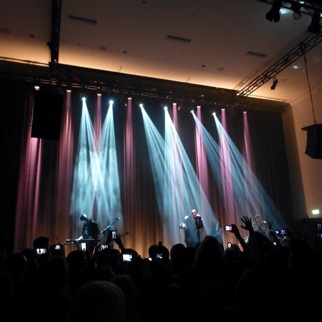 More Jared Leto and 30 Seconds to Mars Apple Store gig #Berlin