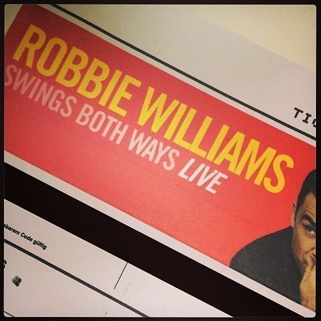 Swinging tonight! #robbiewilliams