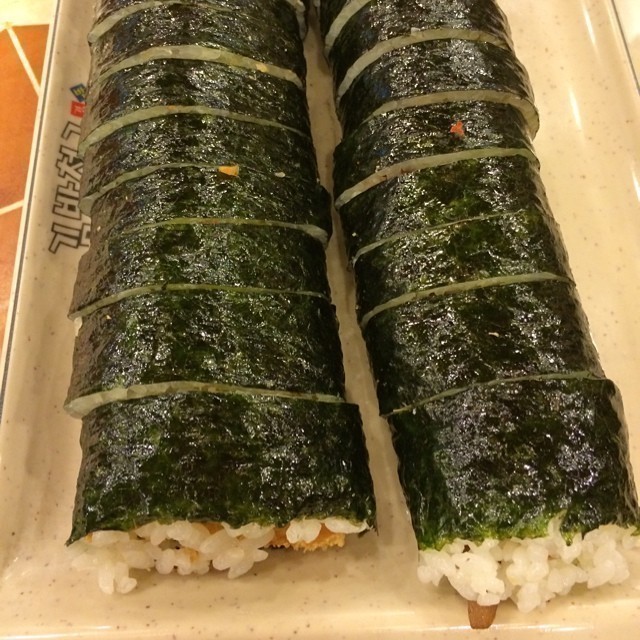 Last time Korean food for this trip: kimbab – sooooo yummy! #seoul