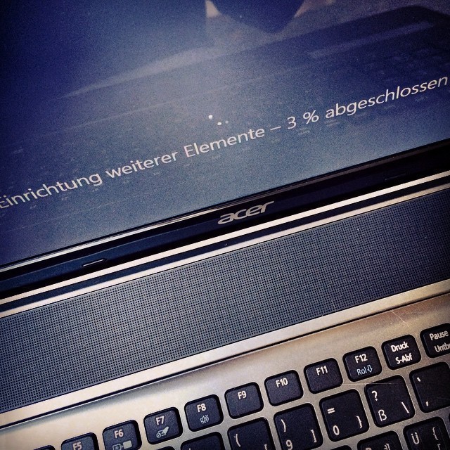 And now my computer has been doing this forever: updating. How I hate this waste of time ^__^ 💤