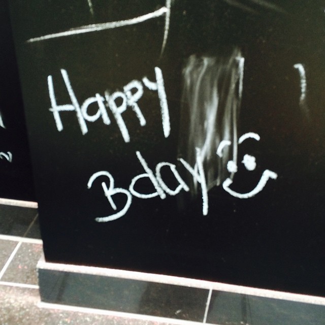 And someone left a special birthday message on that wall for me 🐾🌷🍀💐. (See previous post too). Thank you for the message. 💖💕👏💕