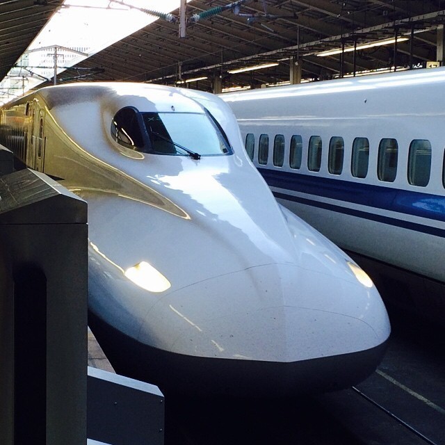 These trains look so cool! Tokyo >> Osaka on Shinkansen Nozomi. #tokyo