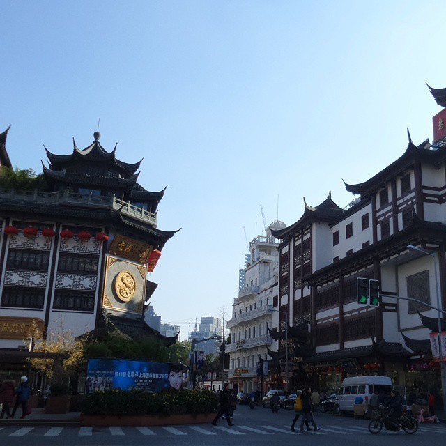The former ancient city centre of Shanghai was destroyed but the Chinese recreated Ming and Qing styled buildings which now house modern shopping and food like McDonalds and Starbucks.