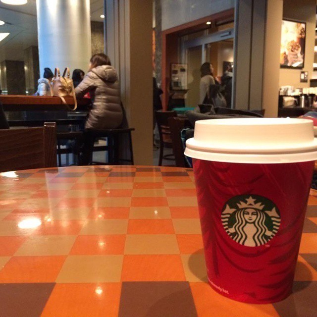 Rush hour in Japan in the morning. Everyone’s busy getting a coffee and heading to work. Chocolate Orange Mocha ^,^ 💕 Glad to be back in Japan.