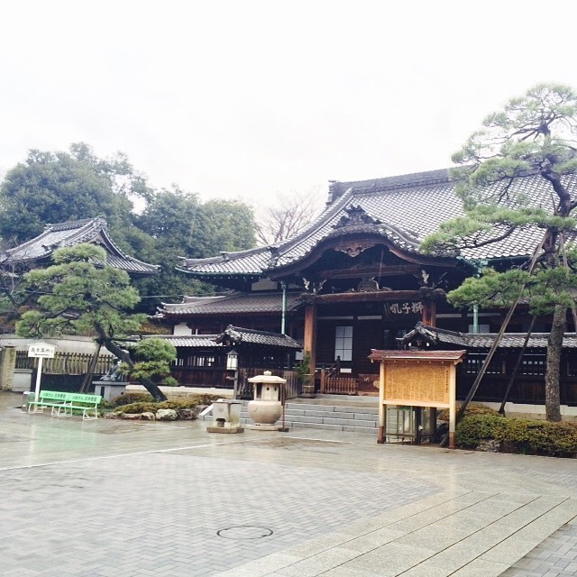 At the temple Sengakuji where the 47 Ronin are buried. #tokyo