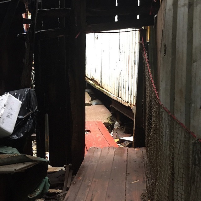 But I found a backroute. Felt like stepping on someones backyard. Behind the scenes of the original Aberdeen harbour.