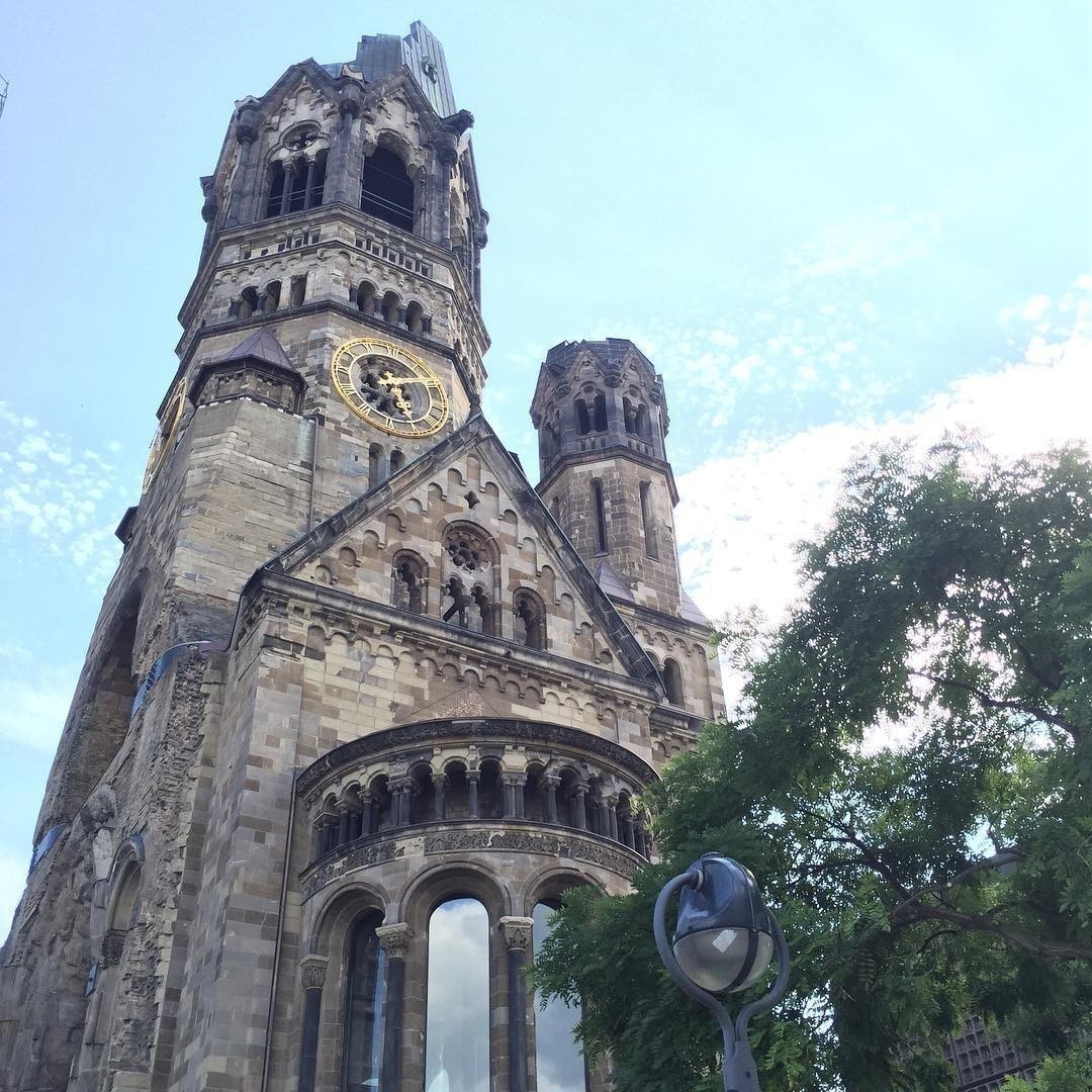 Instead of the #Fernsehturm you are getting a picture of the