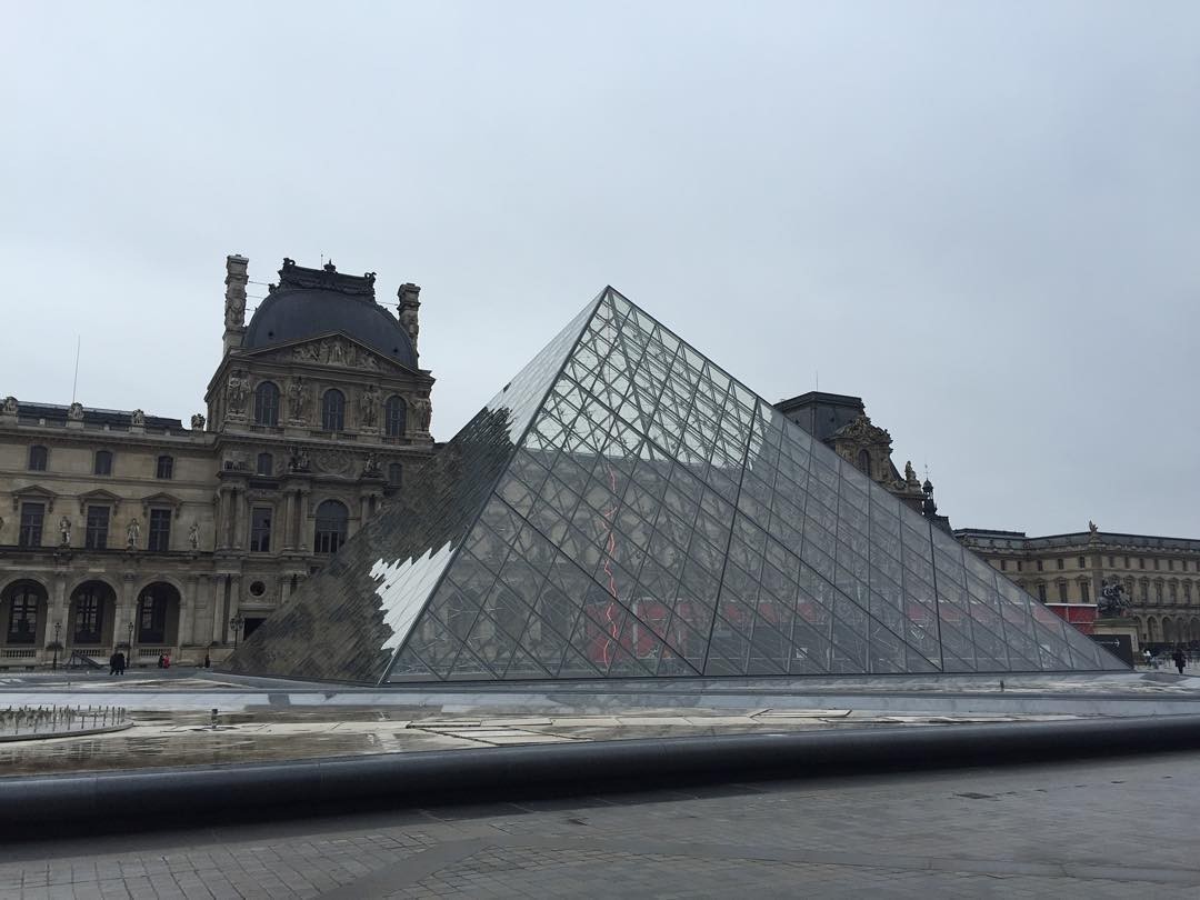 #Louvre