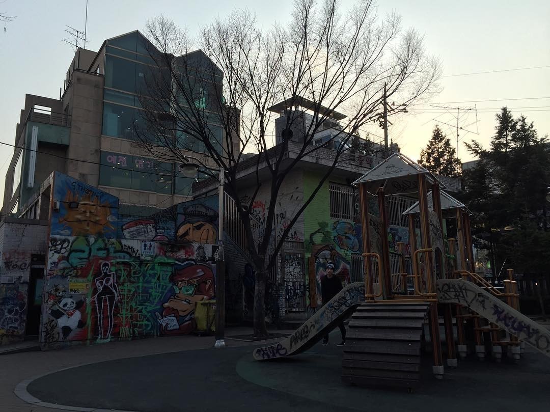 Any K-Drama watchers will know this. #Hongdae