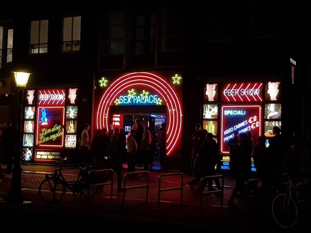 Whoops. Took a different exit and ended up in the #RedLightDistrict at night 😂