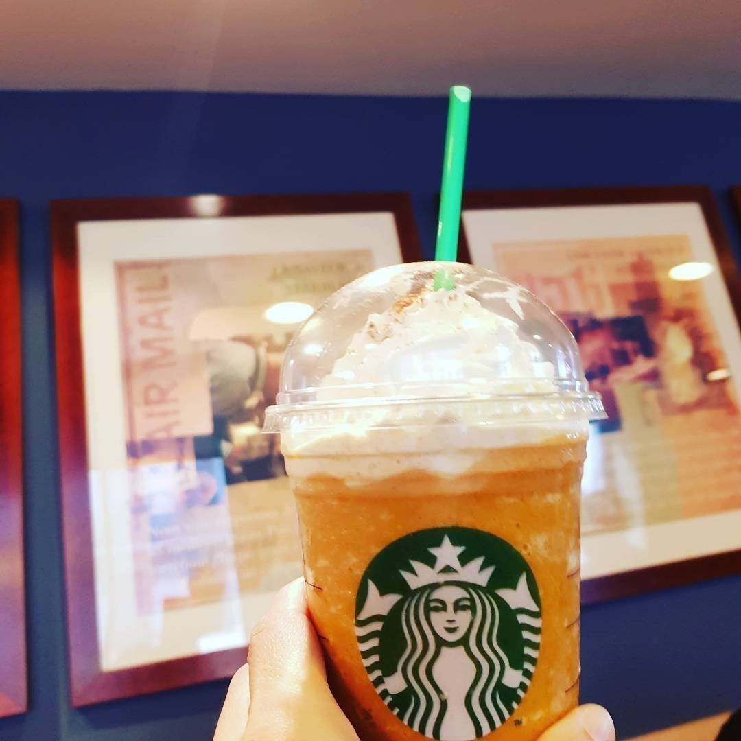Continuing birthday drinks with a spice pumpkin frappuccino in #Paris