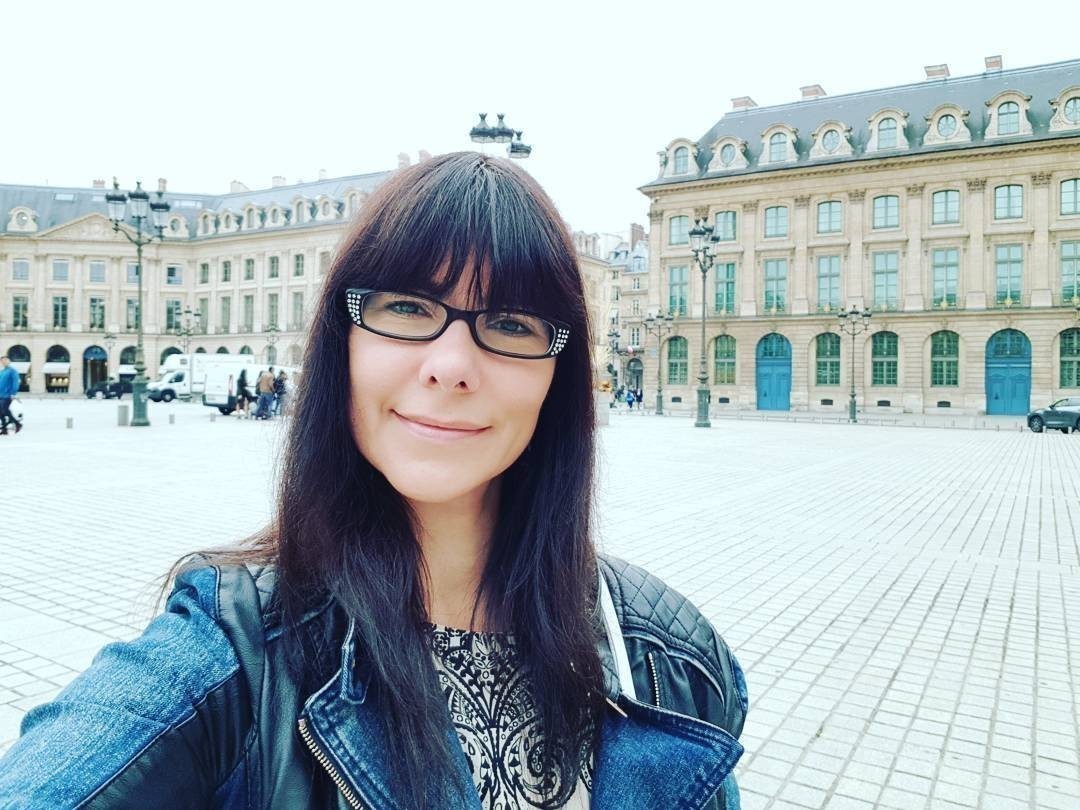 Me. Paris.