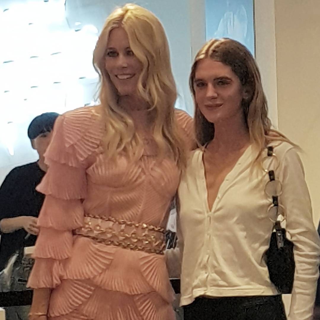 Always something going on in #Paris: bumped into a German: Claudia Schiffer ^^