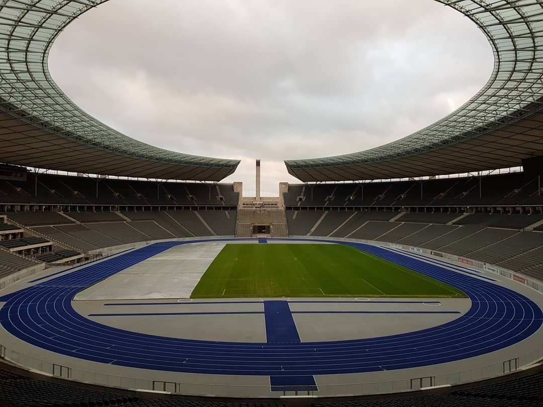 No boredom at this working place: today: a visit to the #Olympiastadion