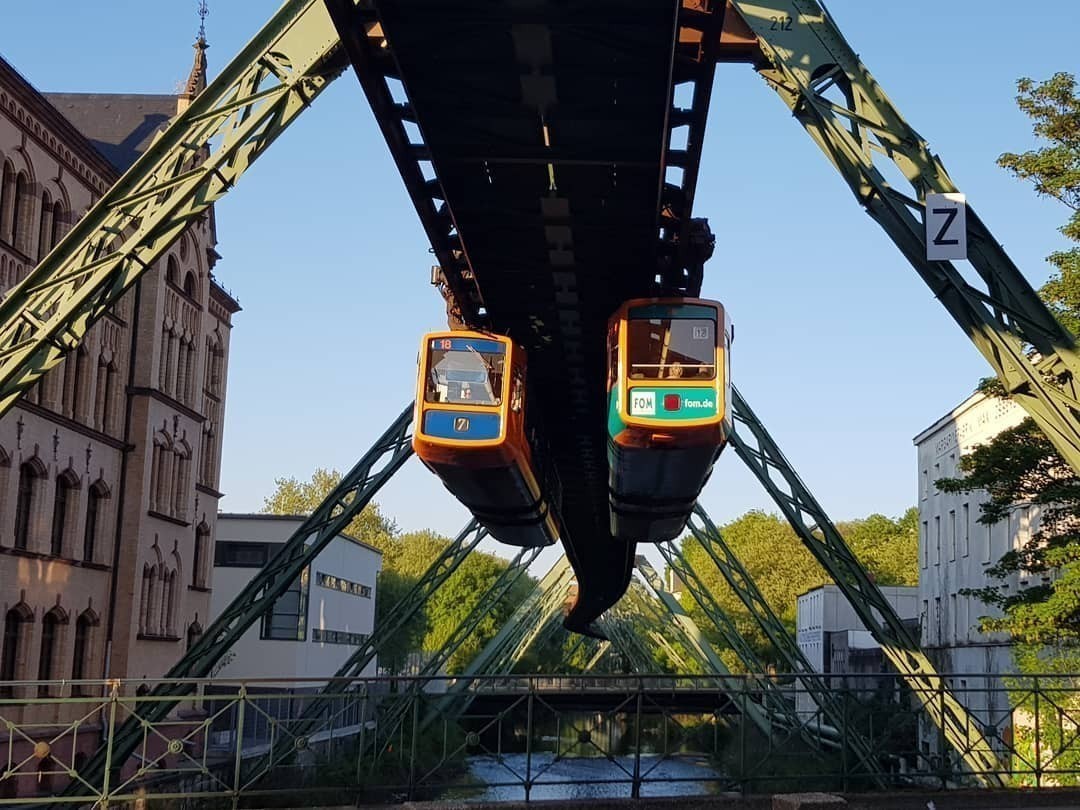 #Schwebebahn