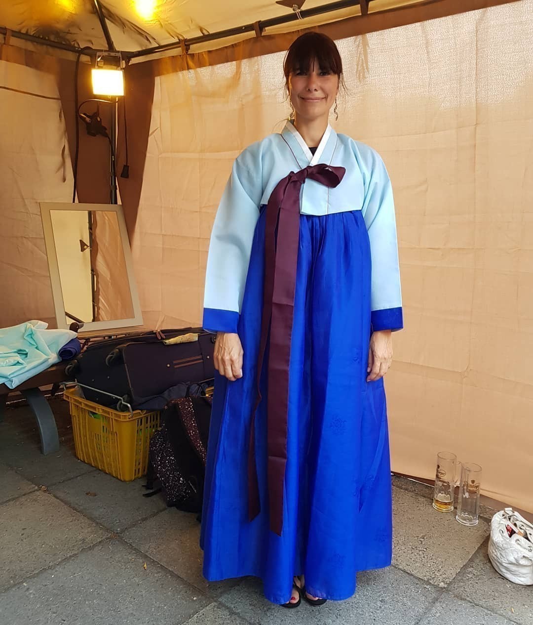 So here is me wanting to watch a Korean wedding ceremony only to end up becoming part of it… Great fun and congratulations to the happy couple 👫 🥂…