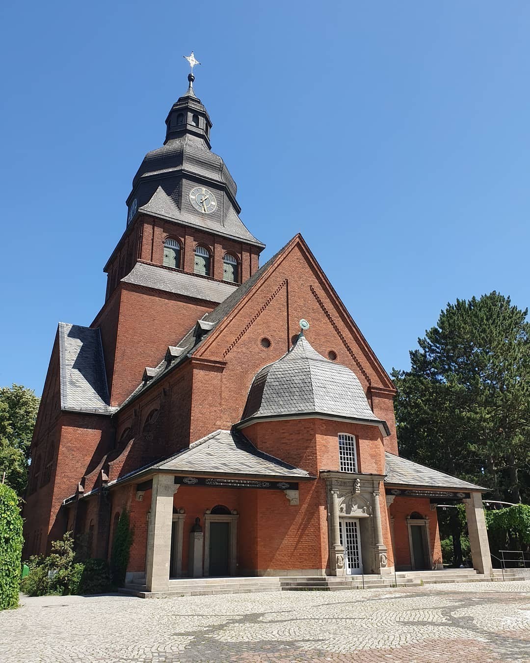 Different place in Berlin that I haven’t been to yet. It’s beautiful quiet and calm here… Evangelisches Johannesstift in Spandau.