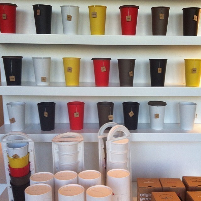 Fancy a cuppa? These ones have a small v- shape cut to prevent any tea bag from falling into the cup. The cups are made of bio-degradable plastic in the form of the popular to-go cups. By ecojun company Korea. As seen in the KoreaDesign exhibition in Berli