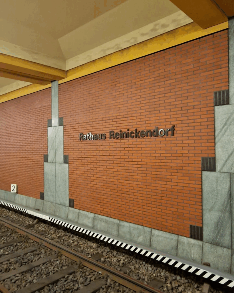Berliner U-Bahn — #Berlin subway station

#Berlin #Photography #BerlinPhotography #photooftheday #nature #city #travel #urbanlife #reinickendorf #NaturePhotography #UrbanPhotography
