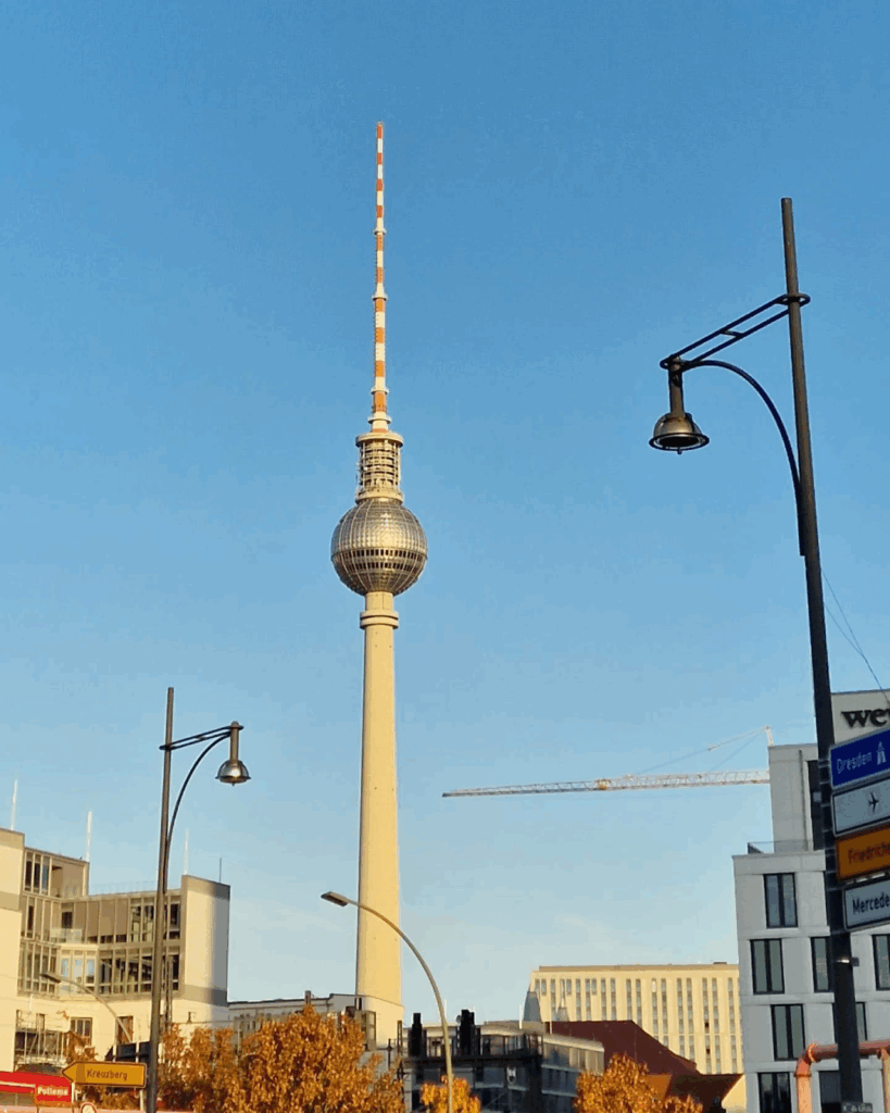 Guten Morgen #Berlin

#Berlin #Germany #photography #BerlinPhotography #photooftheday #city #travel #urbanlife #UrbanPhotography