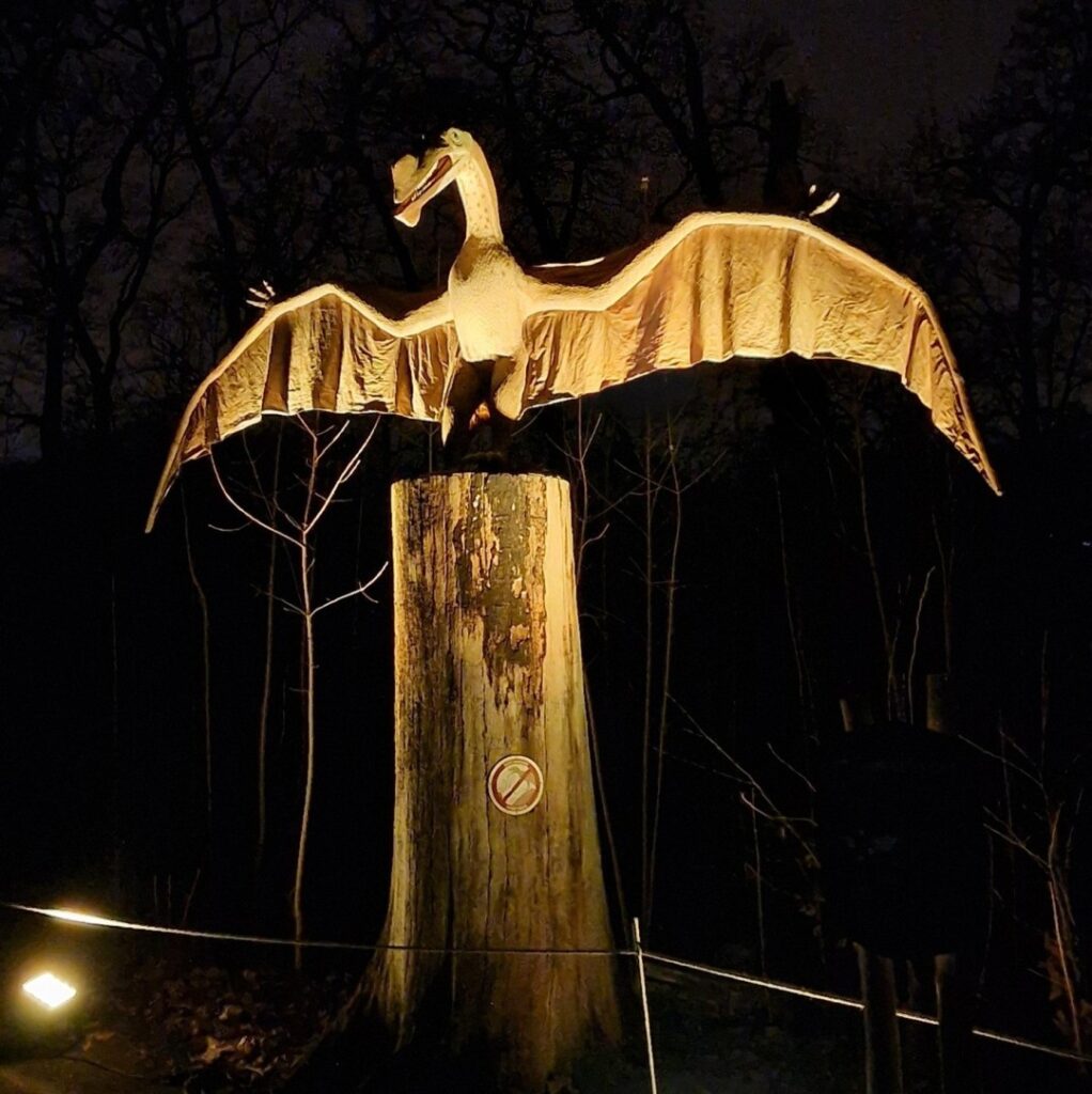 Dinosaurs at night 🦕

Weihnachtslichter im #Tierpark #Berlin

#Berlin #Germany #photography #BerlinPhotography #photooftheday #city #travel #urbanlife #Dinosaur #UrbanPhotography