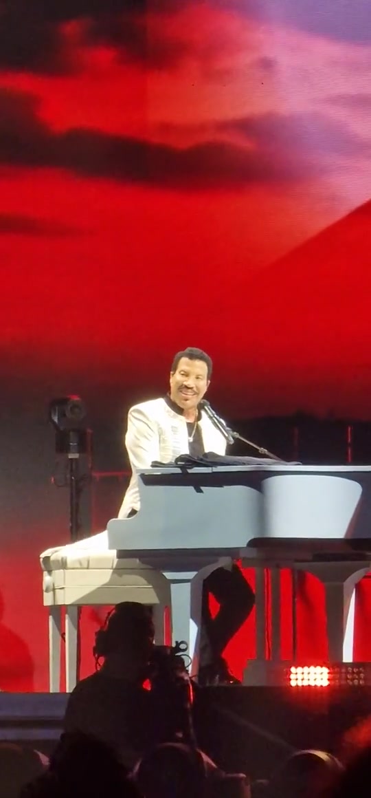 [Video] Lionel Richie in concert in Berlin