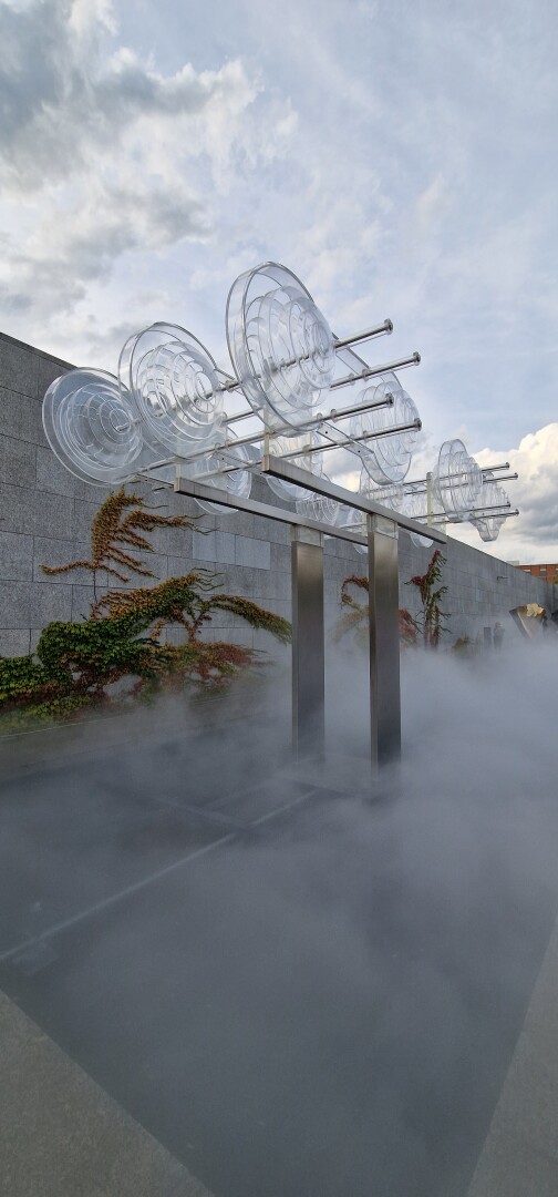 The fog show at the Neue Nationalgalerie. Great fun 💕
